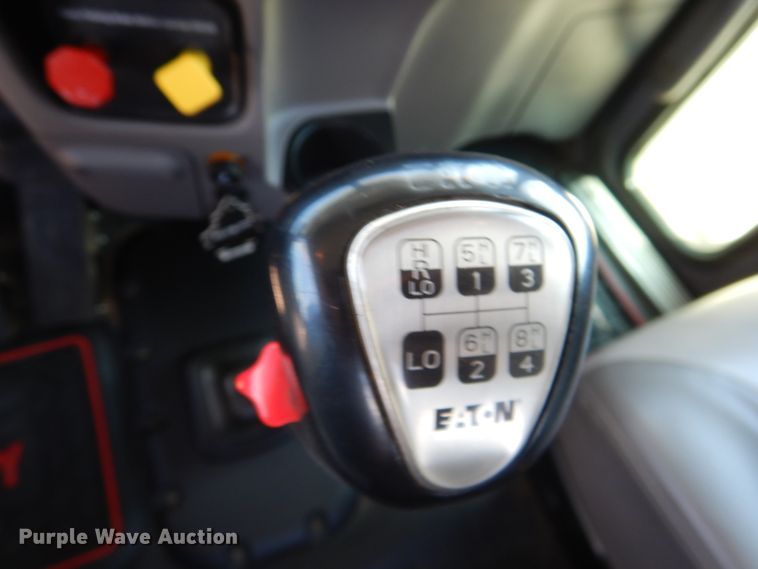 image for item DI5627 2017 Peterbilt 389  semi truck