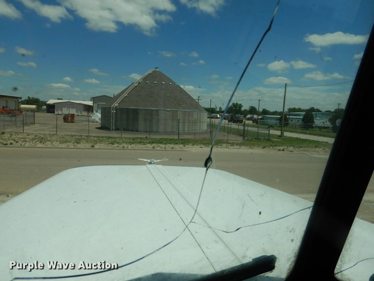 image for item DI5627 2017 Peterbilt 389  semi truck