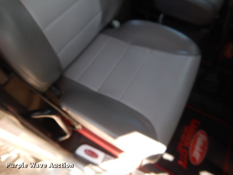 image for item DI5627 2017 Peterbilt 389  semi truck