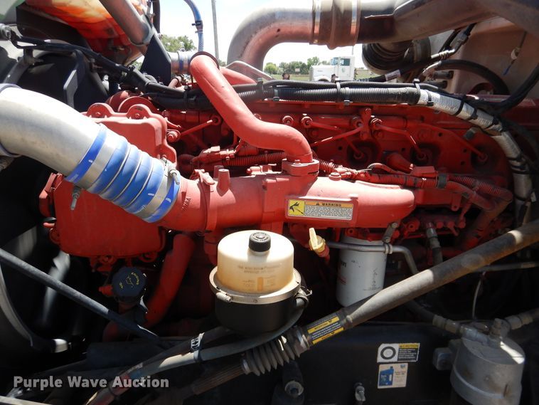 image for item DI5627 2017 Peterbilt 389  semi truck