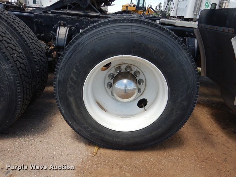 image for item DI5627 2017 Peterbilt 389  semi truck