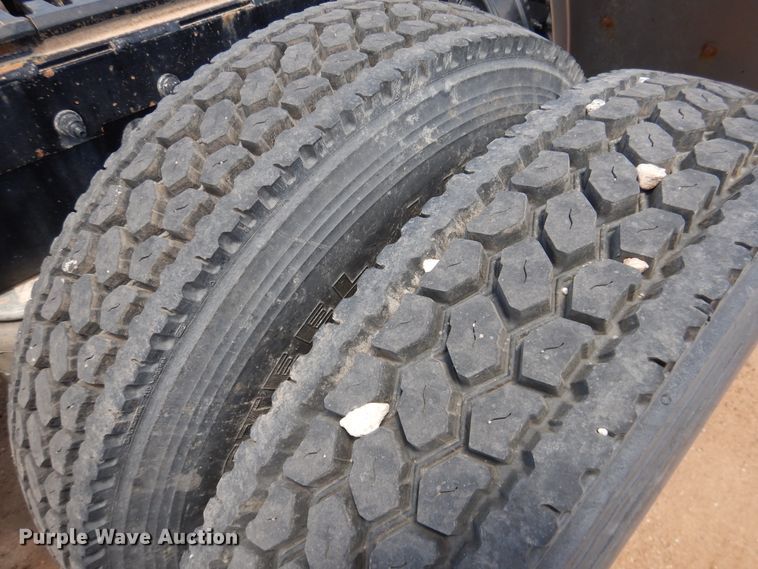 image for item DI5627 2017 Peterbilt 389  semi truck