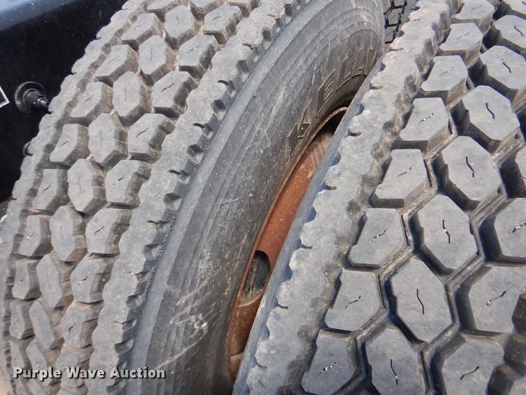 image for item DI5627 2017 Peterbilt 389  semi truck