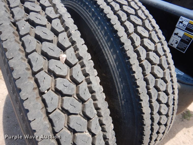 image for item DI5627 2017 Peterbilt 389  semi truck