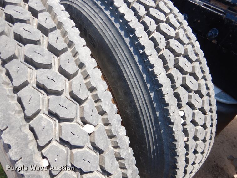 image for item DI5627 2017 Peterbilt 389  semi truck