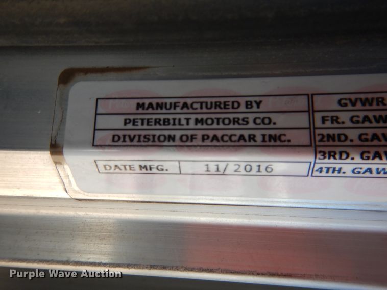 image for item DI5627 2017 Peterbilt 389  semi truck