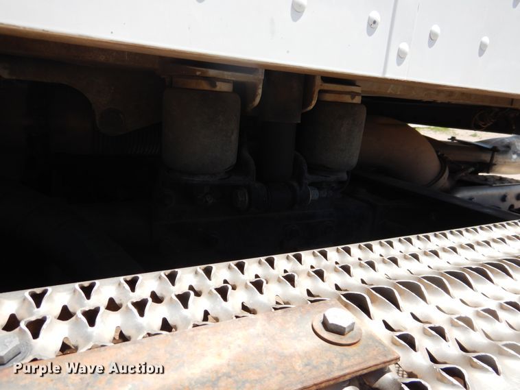 image for item DI5628 2017 Peterbilt 389  semi truck