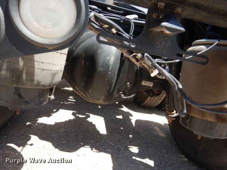 image for item DI5628 2017 Peterbilt 389  semi truck