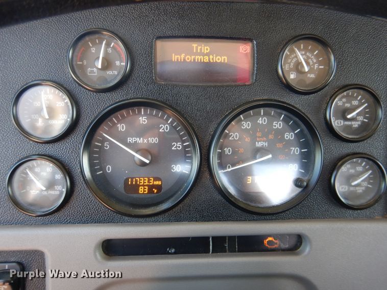 image for item DI5628 2017 Peterbilt 389  semi truck