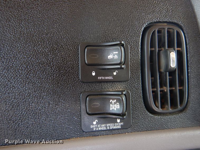 image for item DI5628 2017 Peterbilt 389  semi truck