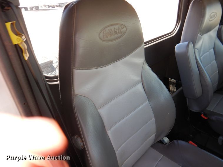 image for item DI5628 2017 Peterbilt 389  semi truck