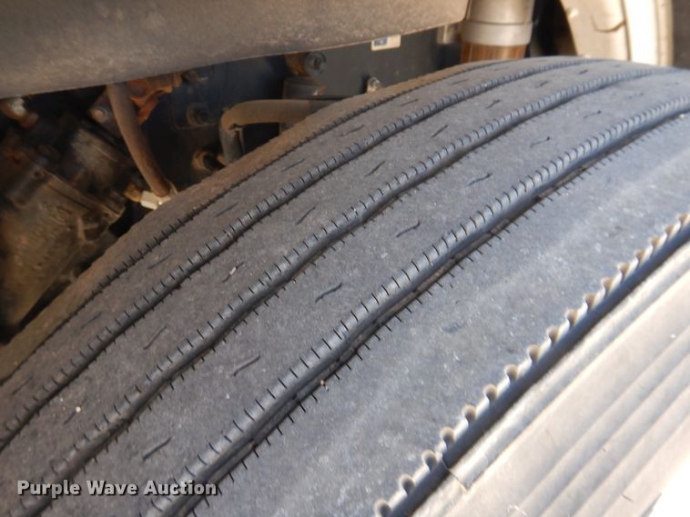 image for item DI5628 2017 Peterbilt 389  semi truck