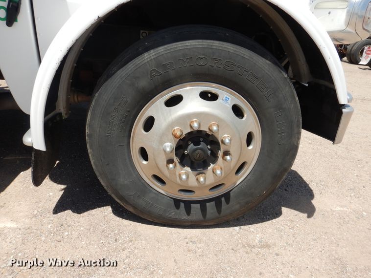 image for item DI5628 2017 Peterbilt 389  semi truck