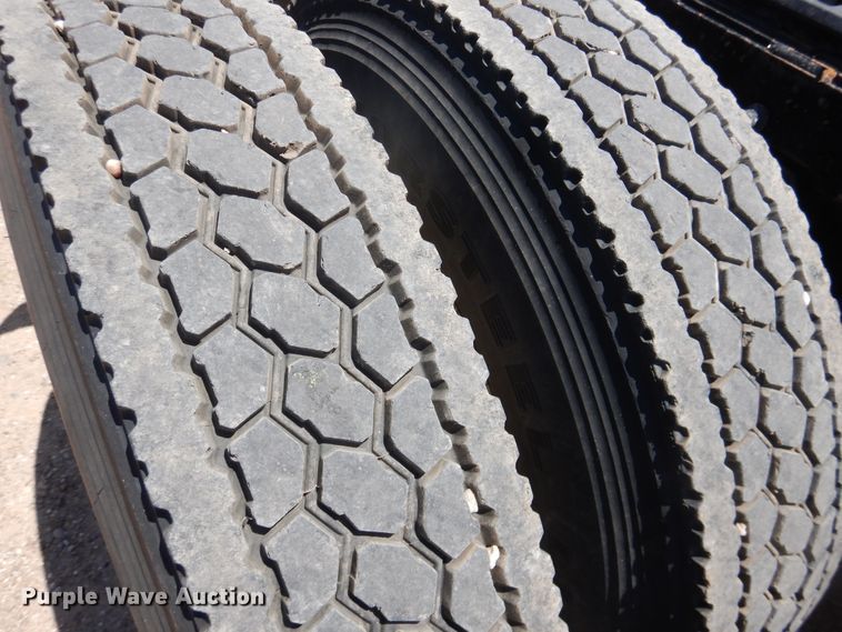 image for item DI5628 2017 Peterbilt 389  semi truck