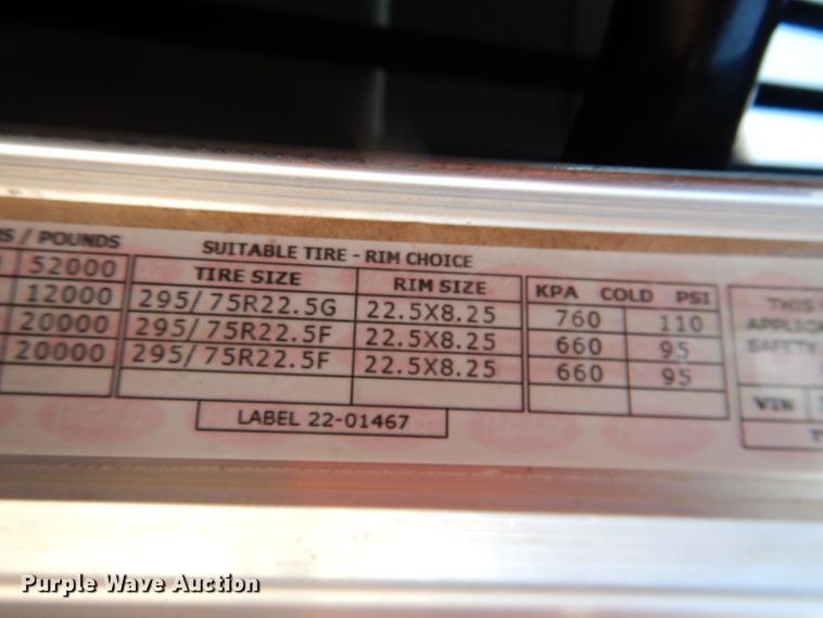 image for item DI5628 2017 Peterbilt 389  semi truck