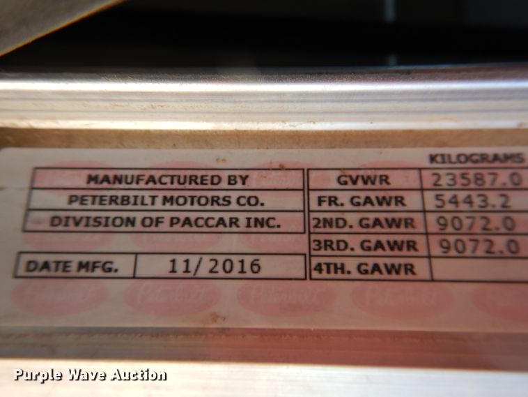 image for item DI5628 2017 Peterbilt 389  semi truck
