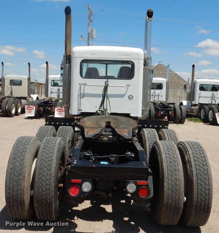 image for item DI5629 2017 Peterbilt 389  semi truck