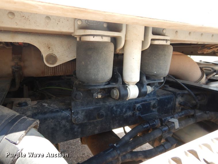 image for item DI5629 2017 Peterbilt 389  semi truck