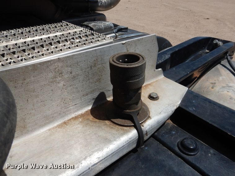 image for item DI5629 2017 Peterbilt 389  semi truck