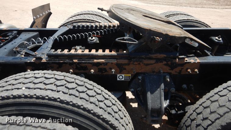 image for item DI5629 2017 Peterbilt 389  semi truck