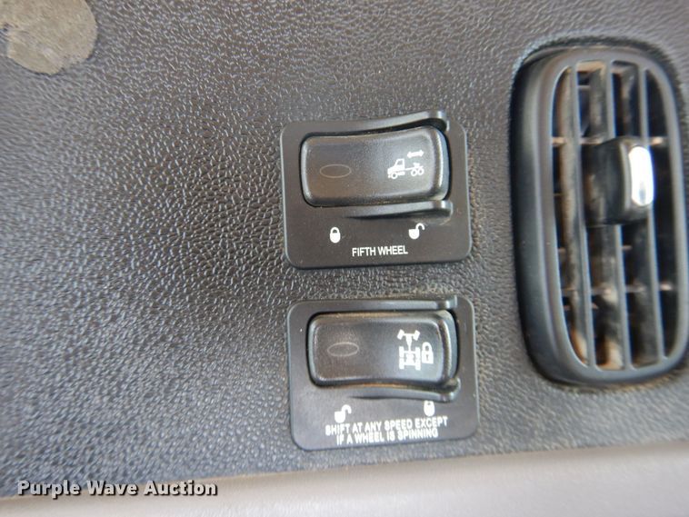 image for item DI5629 2017 Peterbilt 389  semi truck