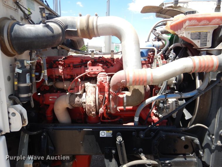 image for item DI5629 2017 Peterbilt 389  semi truck