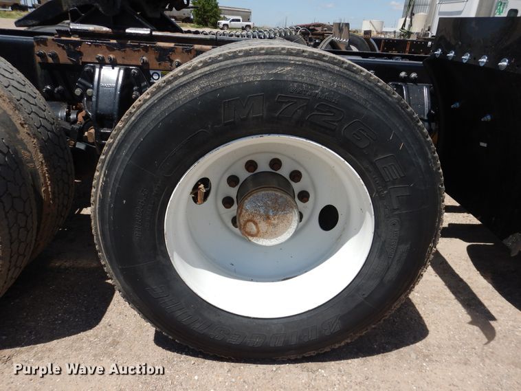 image for item DI5629 2017 Peterbilt 389  semi truck