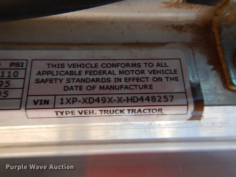 image for item DI5629 2017 Peterbilt 389  semi truck