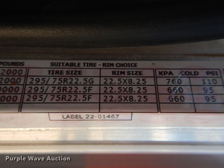 image for item DI5629 2017 Peterbilt 389  semi truck