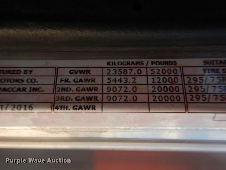 image for item DI5629 2017 Peterbilt 389  semi truck