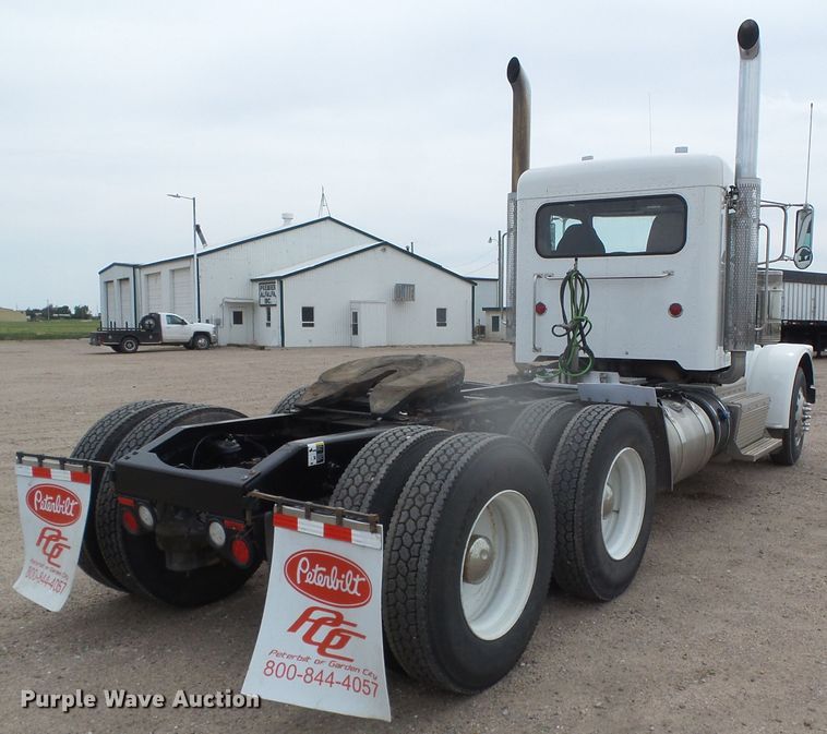 image for item DI5630 2017 Peterbilt 389  semi truck