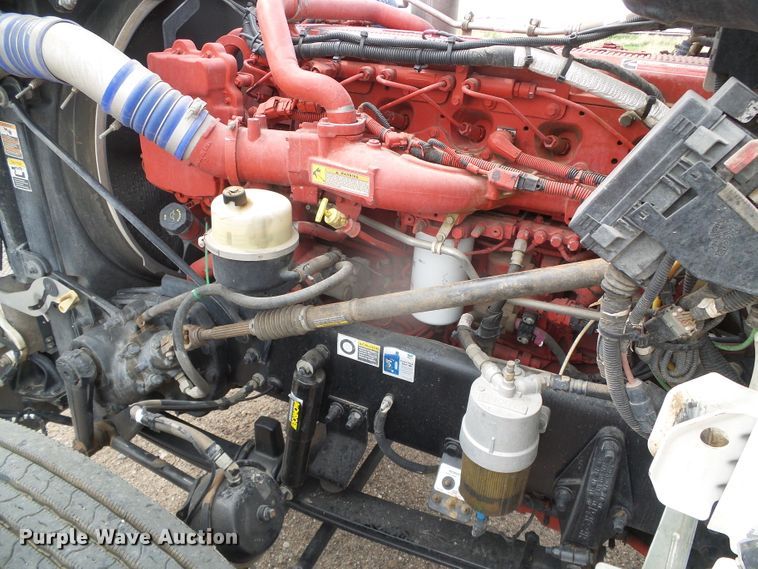 image for item DI5630 2017 Peterbilt 389  semi truck