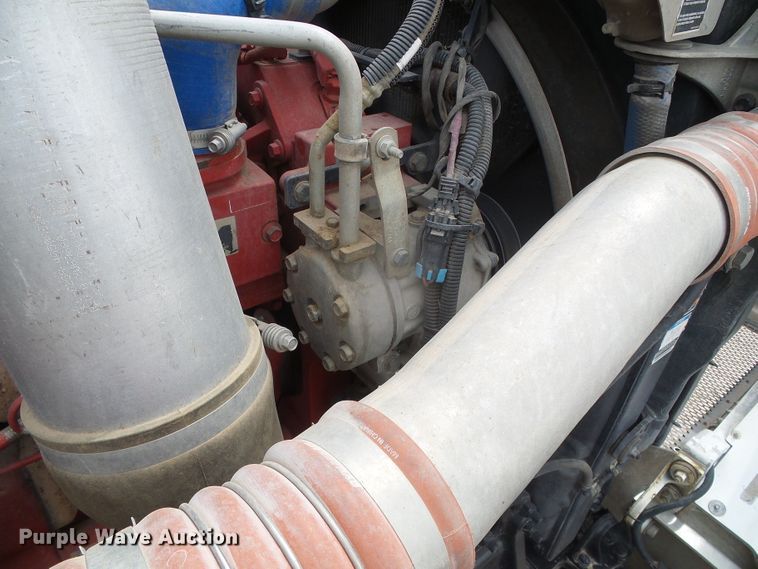 image for item DI5630 2017 Peterbilt 389  semi truck