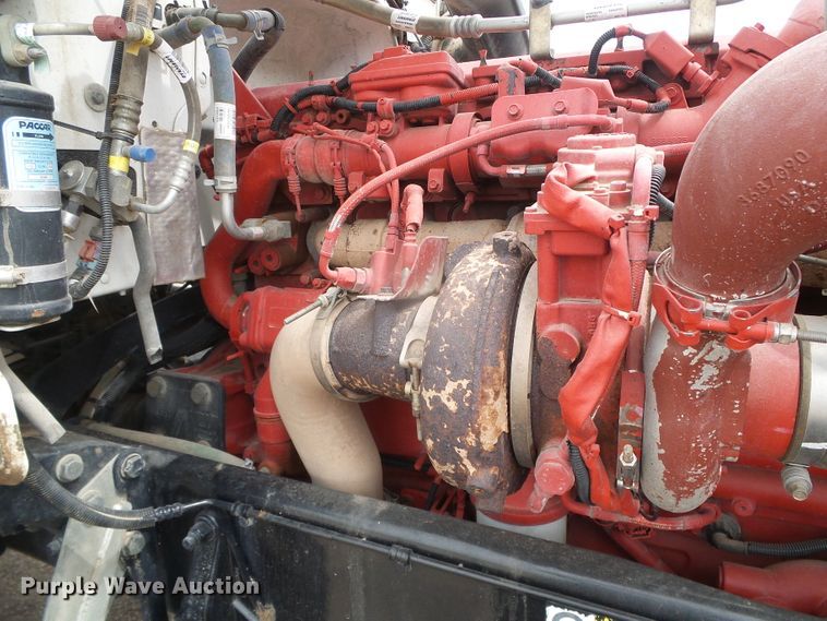 image for item DI5630 2017 Peterbilt 389  semi truck