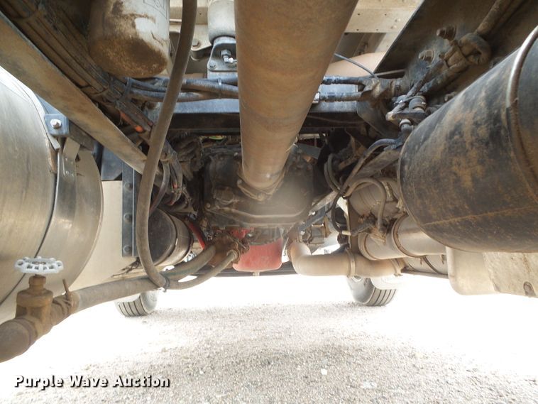 image for item DI5630 2017 Peterbilt 389  semi truck