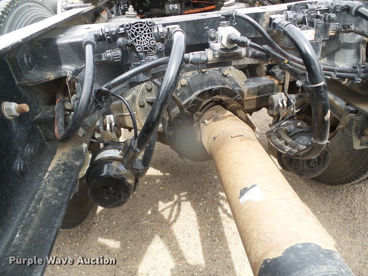 image for item DI5630 2017 Peterbilt 389  semi truck