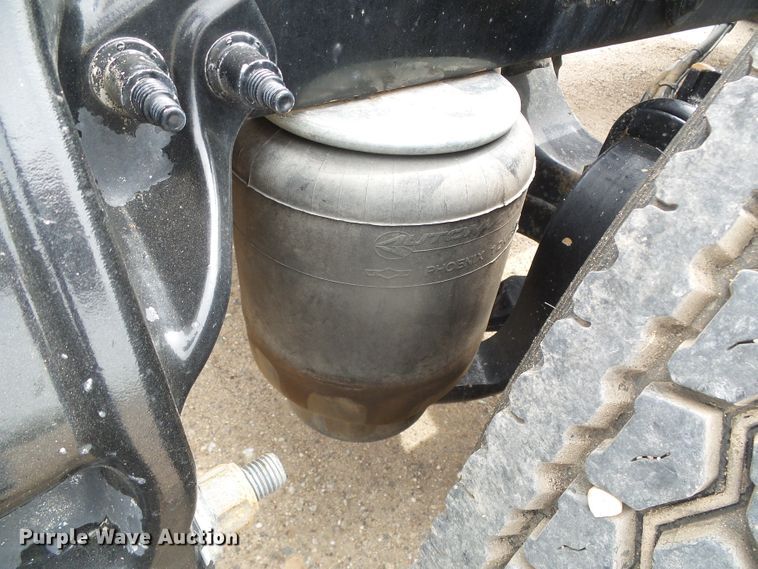 image for item DI5630 2017 Peterbilt 389  semi truck