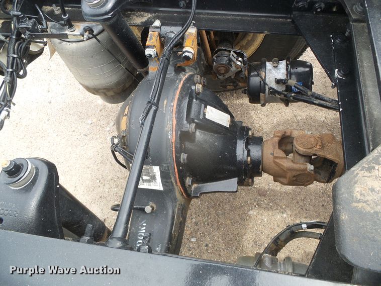 image for item DI5630 2017 Peterbilt 389  semi truck