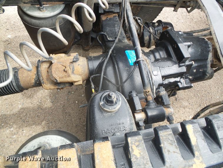 image for item DI5630 2017 Peterbilt 389  semi truck