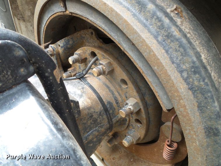 image for item DI5630 2017 Peterbilt 389  semi truck