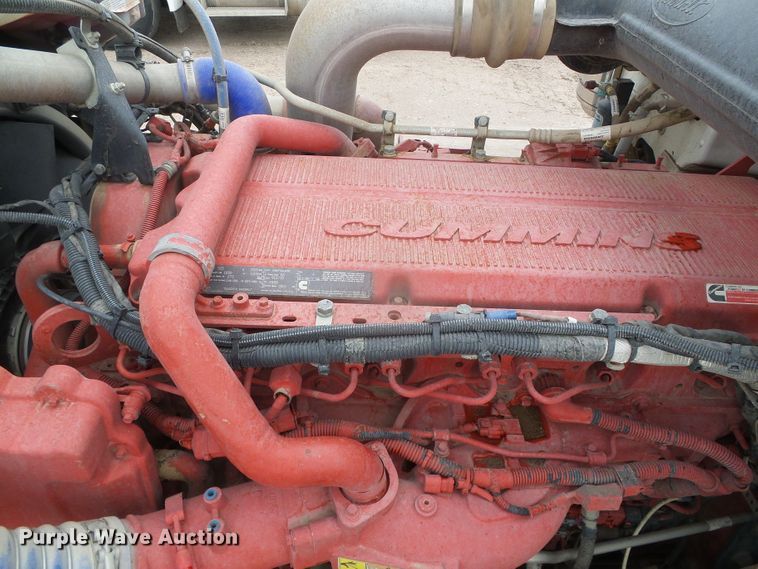 image for item DI5631 2017 Peterbilt 389  semi truck