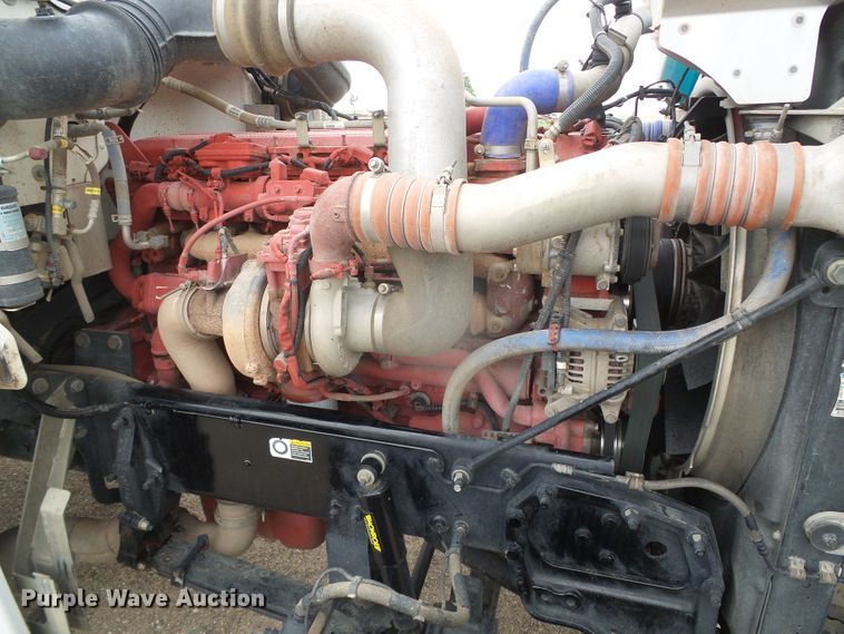 image for item DI5631 2017 Peterbilt 389  semi truck