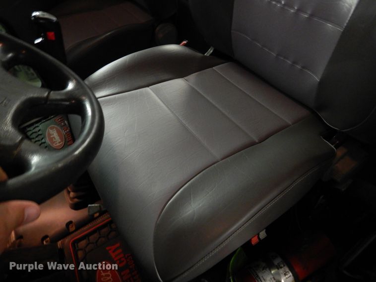 image for item DI5631 2017 Peterbilt 389  semi truck