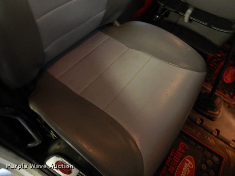 image for item DI5631 2017 Peterbilt 389  semi truck