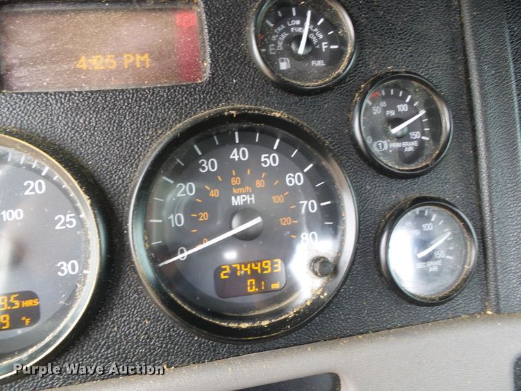 image for item DI5631 2017 Peterbilt 389  semi truck