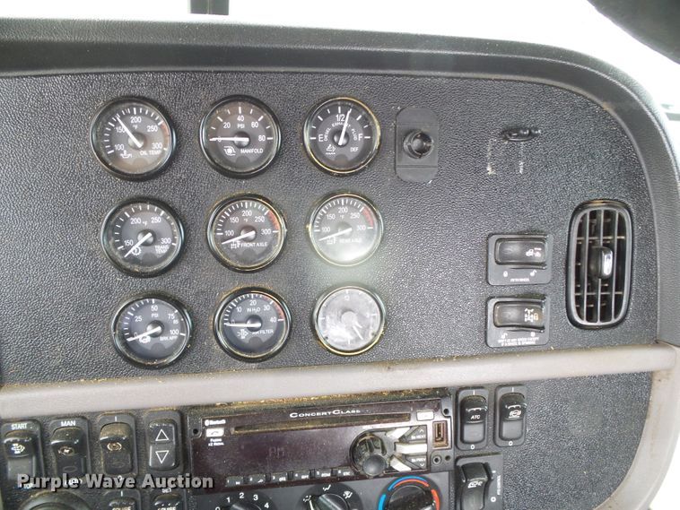 image for item DI5631 2017 Peterbilt 389  semi truck