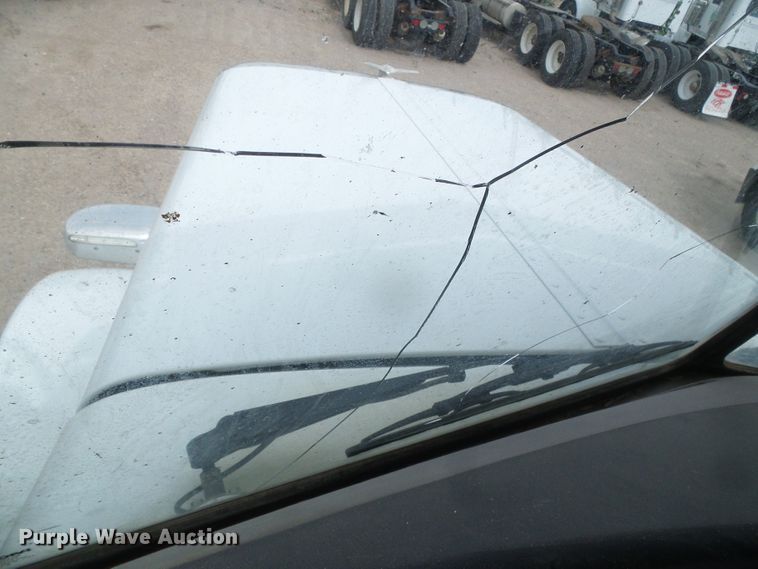 image for item DI5631 2017 Peterbilt 389  semi truck