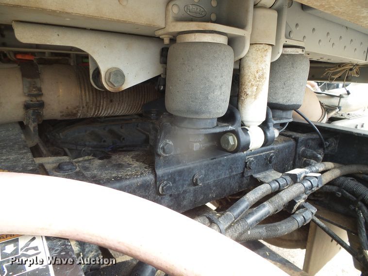 image for item DI5631 2017 Peterbilt 389  semi truck