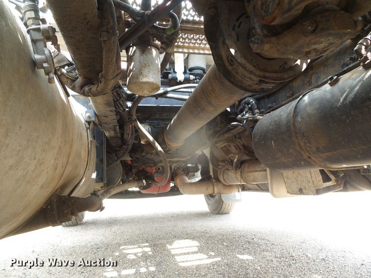 image for item DI5631 2017 Peterbilt 389  semi truck