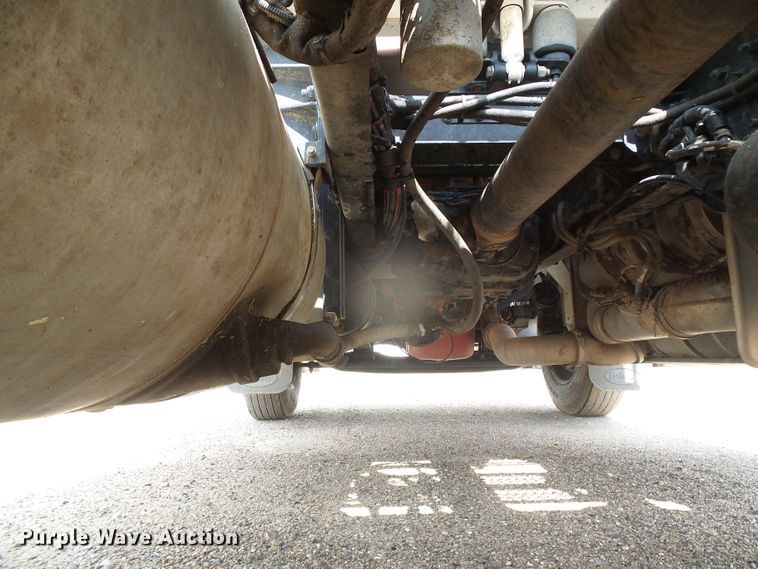 image for item DI5631 2017 Peterbilt 389  semi truck